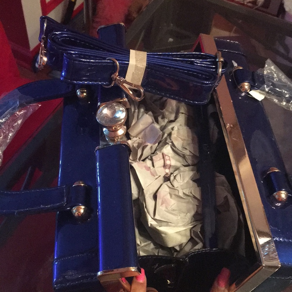 Hand Bag - Picture 4 of 4